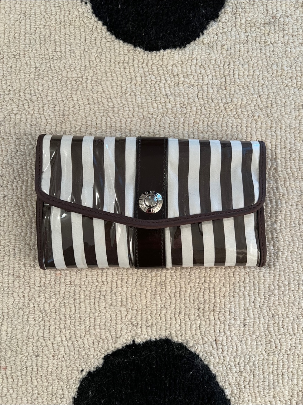 NWOT Henri Bendel Striped Brown & White Striped Case w/Branded Make Up Brush Set